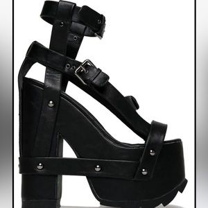 Dollskill YRU nightcall platform